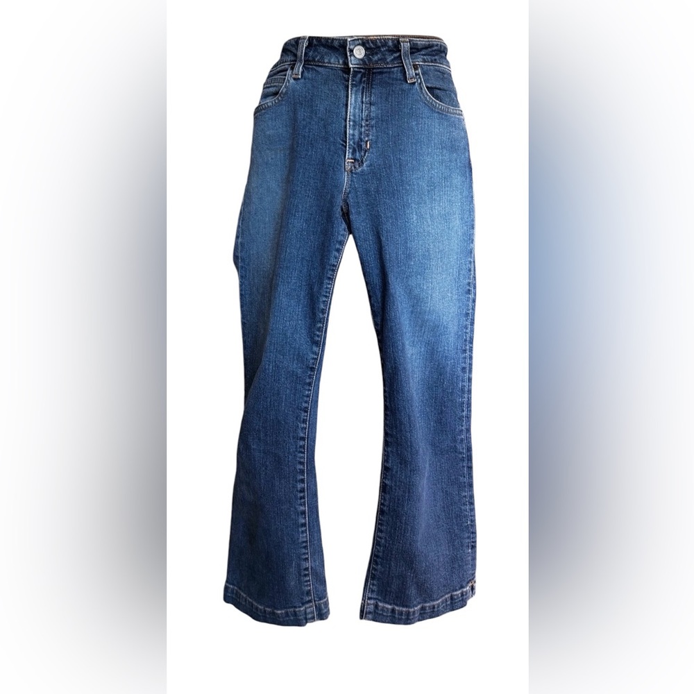Gap Boot Cut Capri size 6